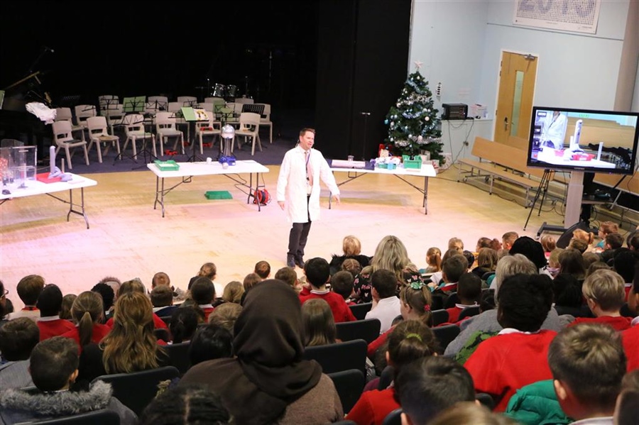 Local Primaries Enjoy a Festive Morning of Science, Music, Drama and Dance.